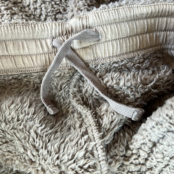 NWT Skims Teddy Sherpa Track Pant - Picture 6 of 11